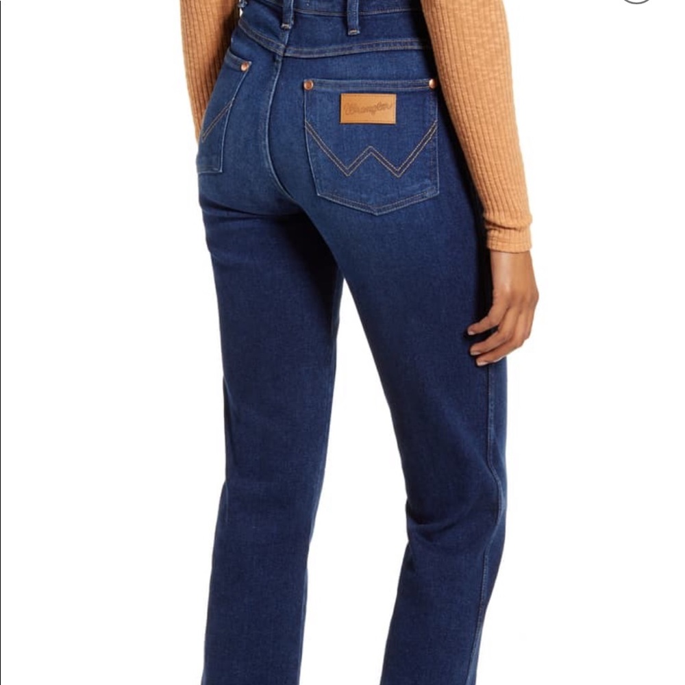 Wrangler Heritage Straight Leg Jeans